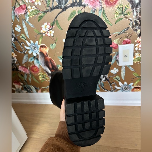 Zara chunky leather motorcycle like black boots - Picture 2 of 4